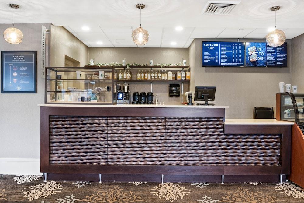 Woodcliff And Hotel Victor