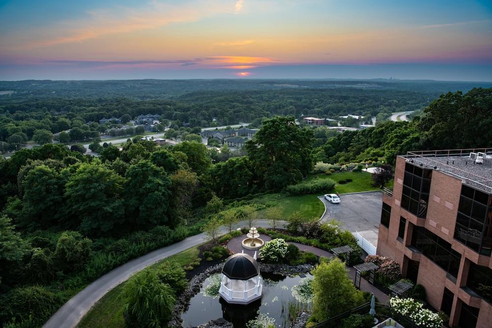 Woodcliff And 4* Victor