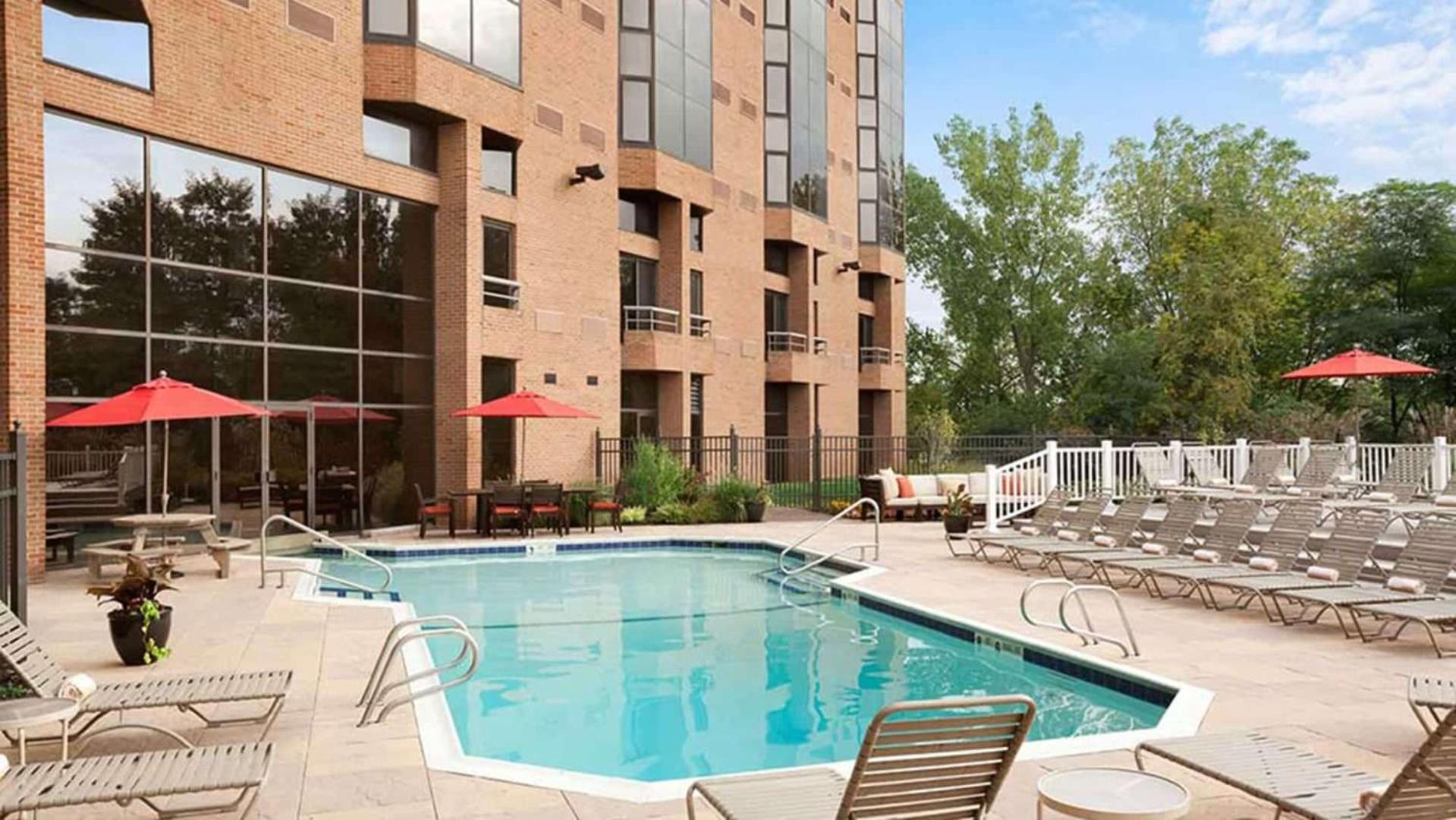 Woodcliff And 4* Victor