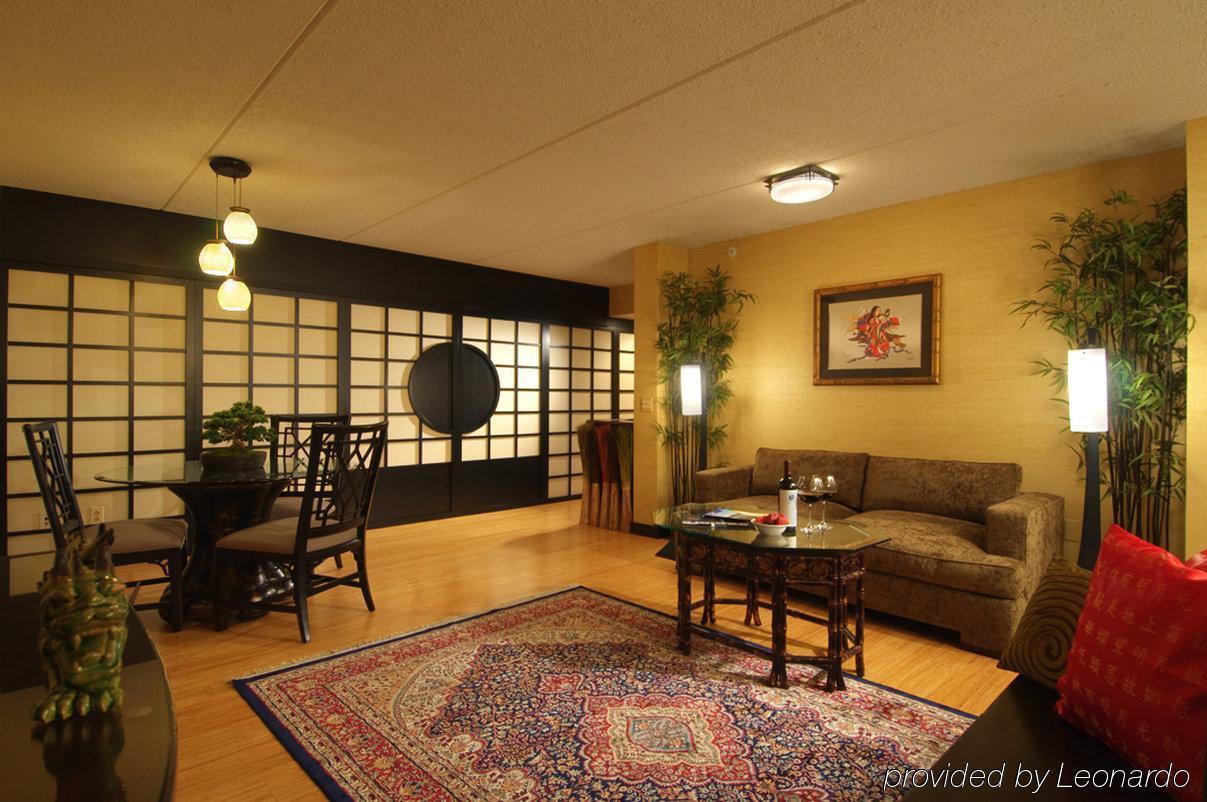 Hotel Woodcliff And