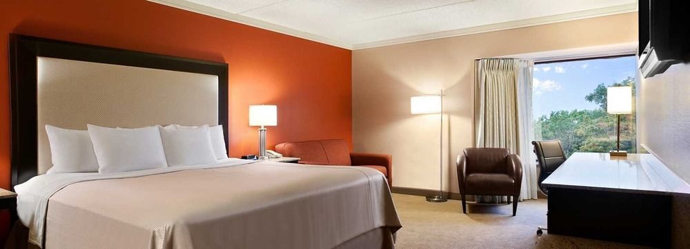 Woodcliff And 4*